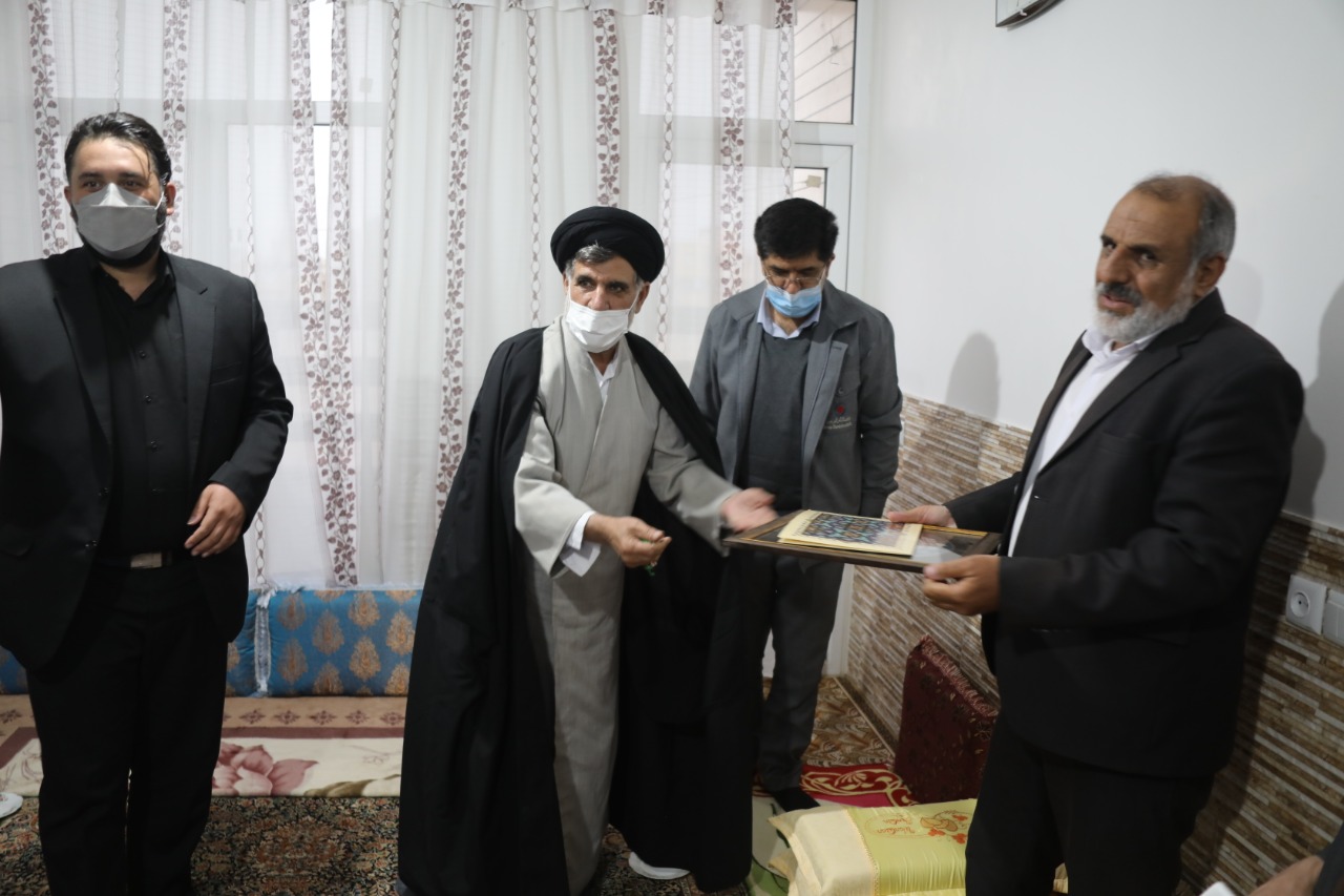 تجلیل از ایثارگران و جانبازان سیرجانی به مناسبت روز جانباز تجلیل از ایثارگران و جانبازان سیرجانی به مناسبت روز جانباز