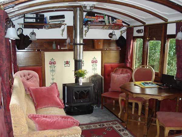 واگن قطار قرن نوزدهم به هتلی زیبا تبدیل شد (+تصاویر) واگن قطار قرن نوزدهم به هتلی زیبا تبدیل شد (+تصاویر)