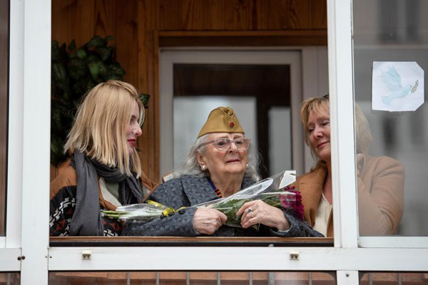 جهان در حال بازگشایی / گریه برای کپسول اکسیژن (گزارش تصویری)