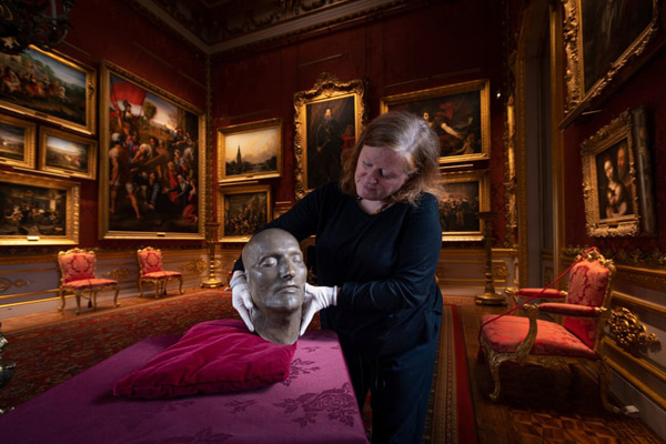 تور تبلیغاتی یک کاندیدا با کمک خرس / بچه فیل 5 ساعته (گزارش تصویری) تور تبلیغاتی یک کاندیدا با کمک خرس / بچه فیل 5 ساعته (گزارش تصویری)