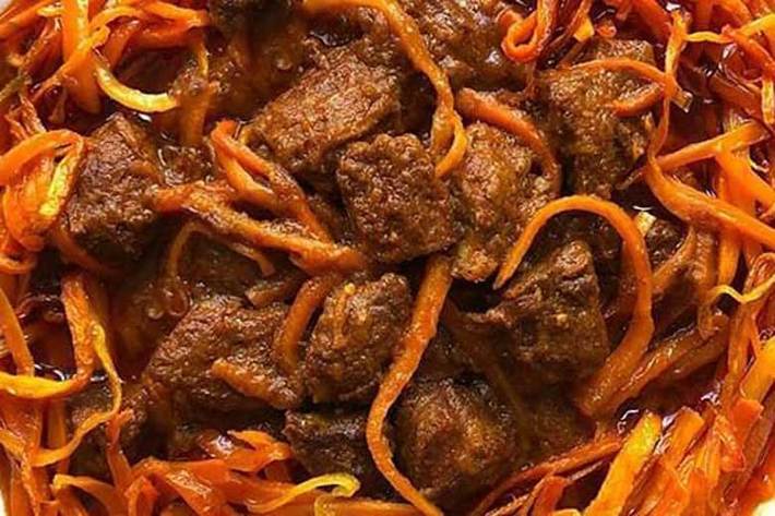 خورشت هویج یکی از انواع خورشت‌های ایرانی است که اصالتا متعلق به شهر تبریز است و با نام‌های خورشت هویج ترکی و خورشت هویج تبریزی هم شناخته می‌شود.