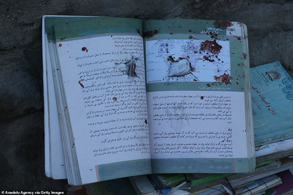 تصاویر تکان دهنده از انفجار بمب در کابل