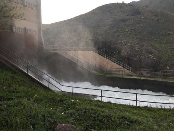 مدیرعامل شرکت آب منطقه ای استان قزوین اظهار داشت: جاری بودن آب در کانال دشت قزوین در شرایط خشکسالی ناشی از مدیریت صحیح و ذخیره سازی مناسب آب در سال گذشته است و کشاورزان باید الگوی کشت را رعایت کنند تا در این شرایط دچار چالش نشویم.