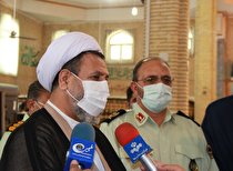 کمک های مومنانه پلیس کرمان تا ریشه کنی کرونا ادامه دارد 