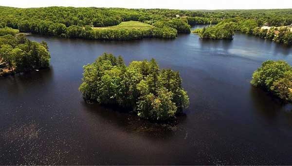 شش جزیره که با قیمتی کمتر از یک آپارتمان در اروپا می‌توان آن‌ها را خرید (+تصاویر)