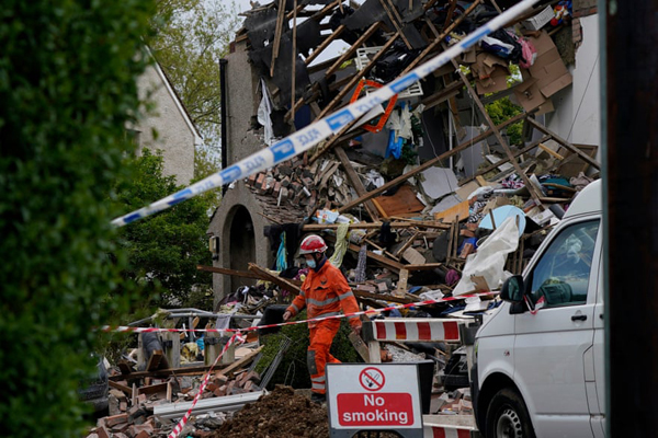  بحران قفسه های خالی / نجات گاوهای سیل زده / قربانی کوچک انفجار مهیب (گزارش تصویری)