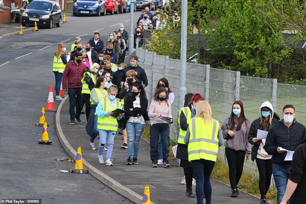  بحران قفسه های خالی / نجات گاوهای سیل زده / قربانی کوچک انفجار مهیب (گزارش تصویری)