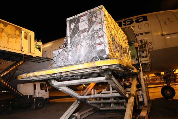 ورود دومین محموله واکسن کرونای «کوواکس» به ایران (+تصاویر)