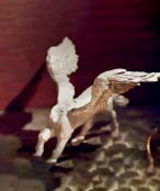 ماجرای نمادهای یک «احضار» از چشم جهان‌بین تا بز شاخدار