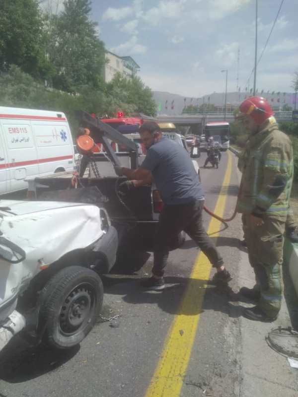 چپ کردن پراید در اتوبان امام علی (ع)  +عکس