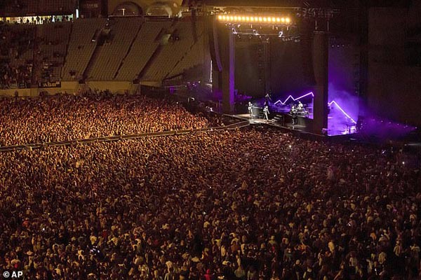 ترس از آتش سوزی دوباره در آمازون / نیوزلند؛ دشمن کل جهان (گزارش تصویری) ترس از آتش سوزی دوباره در آمازون / نیوزلند؛ دشمن کل جهان (گزارش تصویری)