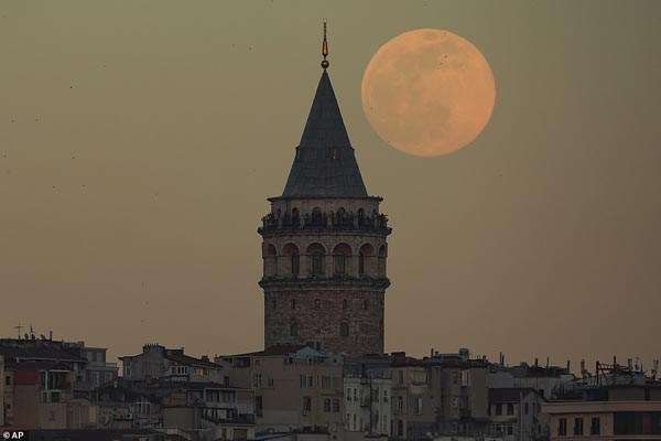 اَبَرماه باز هم آمد (گزارش تصویری)