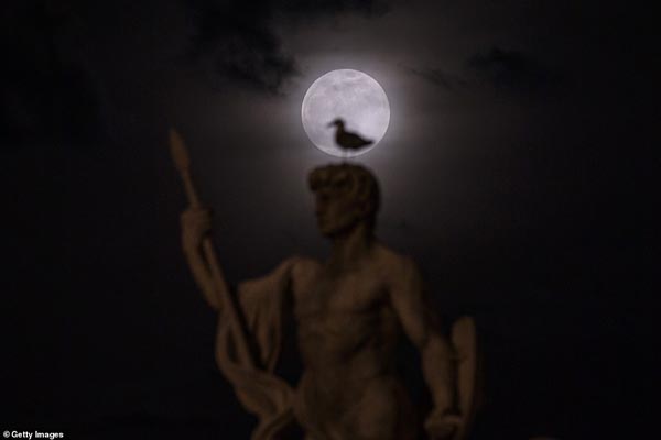 اَبَرماه باز هم آمد (گزارش تصویری)