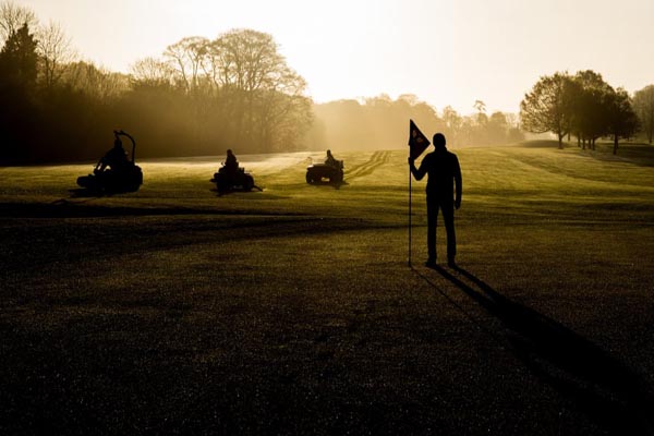 صف سوزاندن جنازه هنوز شلوغ است / اخراج به صورت دست بسته (گزارش تصویری)