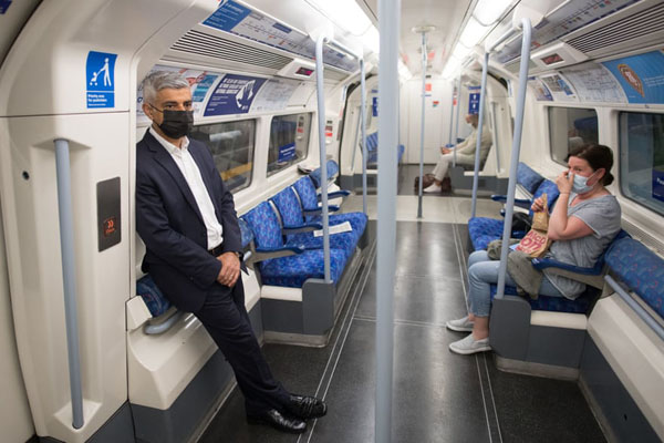 حمله اوباش به شهر مانائو / مهاجرت پر سر و صدای خانواده فیل ها (گزارش تصویری)