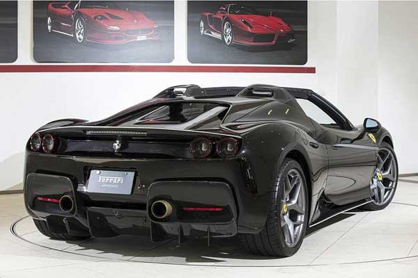 نگاهی به فراری J50، یکی از کمیابترین خودروهای جهان (+عکس) نگاهی به فراری J50، یکی از کمیابترین خودروهای جهان (+عکس)