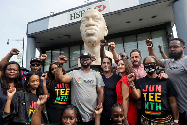 گردباد همه چیز را به هم ریخت /  مردی در قفس (گزارش تصویری)