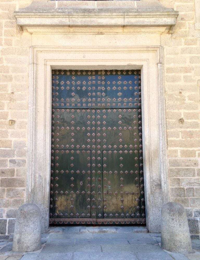 قدیمی‌ترین درها در سراسر جهان + عکس