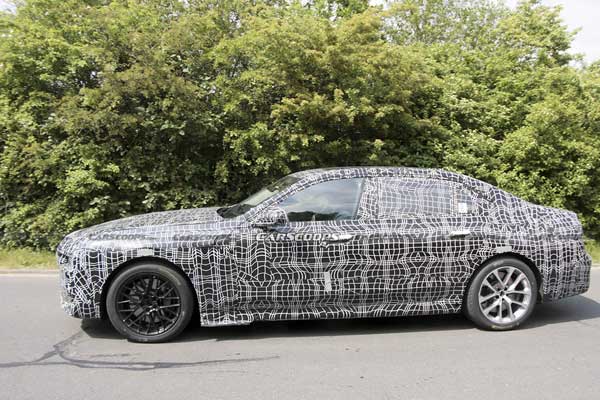 تصاویر جاسوسی از کابین بامو سری ۷ جدید تصاویر جاسوسی از کابین بامو سری ۷ جدید