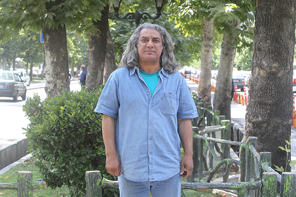 کلبه‌ای در مه روایتگر قصه‌های ارباب و رعیتی