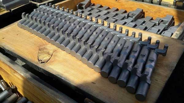 کشف محموله‌ متعلقات سلاح «گرینف» در تهران (+ تصاویر)