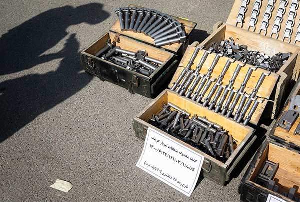 کشف محموله‌ متعلقات سلاح «گرینف» در تهران (+ تصاویر)