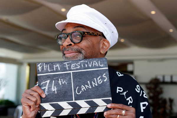 تصاویر استثنایی از جنگ عقاب های نر در اوج آسمان (گزارش تصویری) تصاویر استثنایی از جنگ عقاب های نر در اوج آسمان (گزارش تصویری)