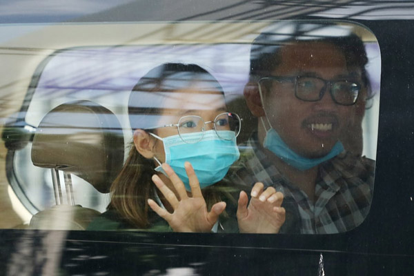 یک حراجی پرسرو صدا / کجا اشتباه کردیم؟ (گزارش تصویری) یک حراجی پرسرو صدا / کجا اشتباه کردیم؟ (گزارش تصویری)