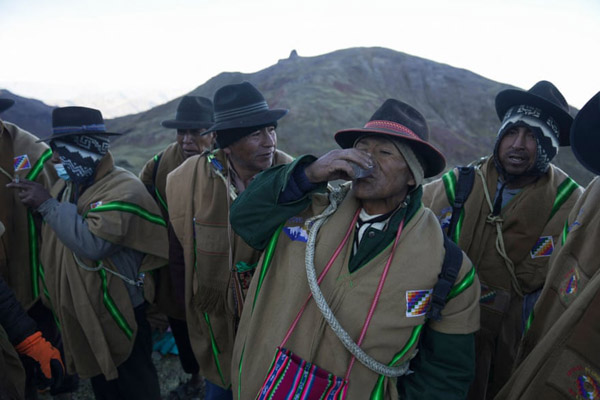 یک حراجی پرسرو صدا / کجا اشتباه کردیم؟ (گزارش تصویری) یک حراجی پرسرو صدا / کجا اشتباه کردیم؟ (گزارش تصویری)