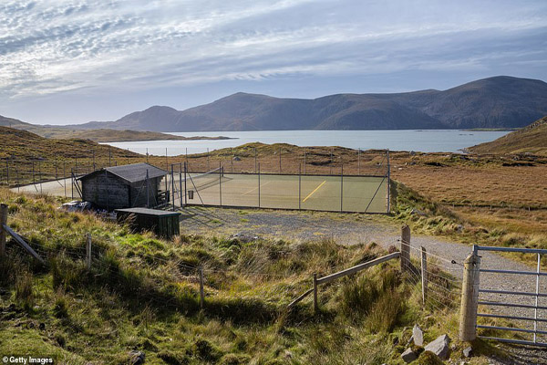 10 زمین تنیس که زیبایی آنها همه را حیرت زده می کند (تصاویر) 10 زمین تنیس که زیبایی آنها همه را حیرت زده می کند (تصاویر)