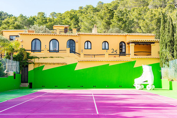 10 زمین تنیس که زیبایی آنها همه را حیرت زده می کند (تصاویر) 10 زمین تنیس که زیبایی آنها همه را حیرت زده می کند (تصاویر)