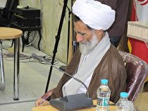 انتقاد شدید نماینده ولی فقیه در استان و امام جمعه شهرکرد از عدم حضور برخی مدیران در جلسات  استان