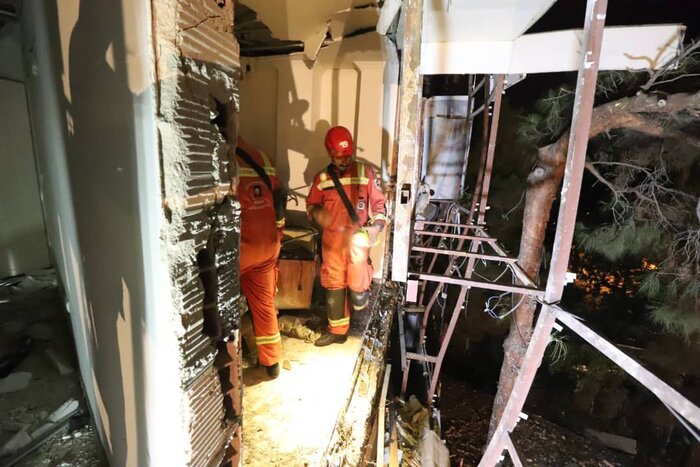 نشت گاز منجر به انفجار واحد مسکونی در غرب تهران شد +عکس نشت گاز منجر به انفجار واحد مسکونی در غرب تهران شد +عکس