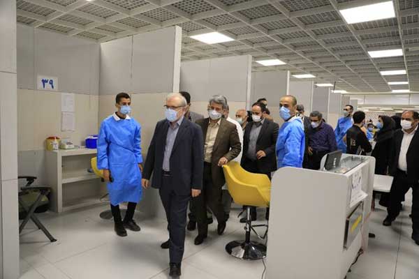 تکلیف بازگشایی مدارس با خیز پنجم کرونا / قرمز انگار آبیه، کسی حرف گوش نمی کنه