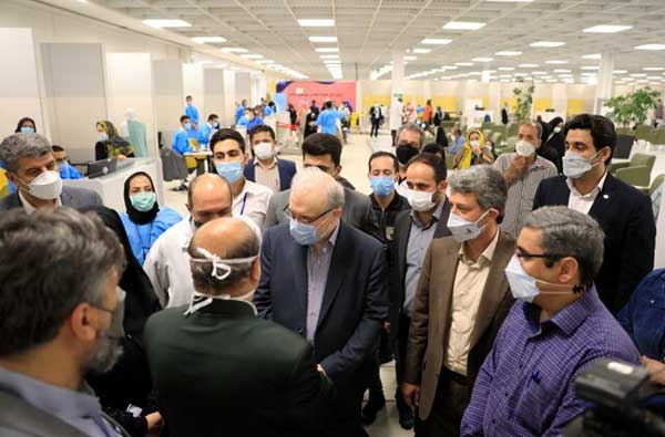 تکلیف بازگشایی مدارس با خیز پنجم کرونا / قرمز انگار آبیه، کسی حرف گوش نمی کنه