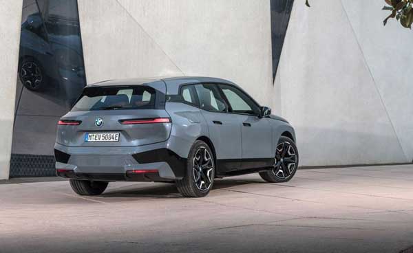 iX؛ شاسی بلندی برقی از بی ام و با سرعتی باور نکردنی (+عکس) iX؛ شاسی بلندی برقی از بی ام و با سرعتی باور نکردنی (+عکس)