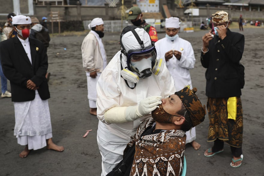 دادگاه جنجالی یک زن / درگیری طرفداران نامزدهای ریاست جمهوری  (گزارش تصویری)