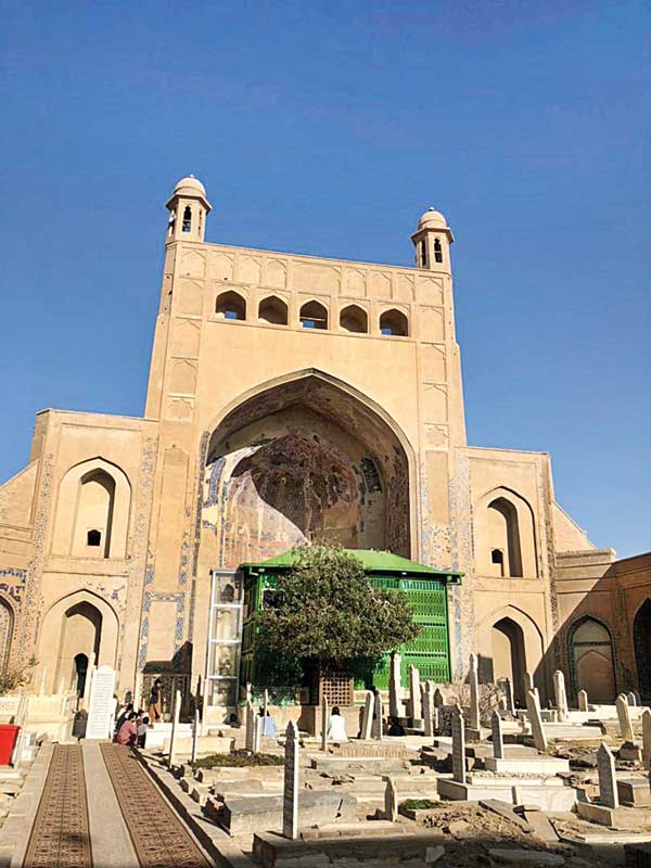 آمر صاحب دِ خانه شویم چای تیار است (+تصاویر) آمر صاحب دِ خانه شویم چای تیار است (+تصاویر)