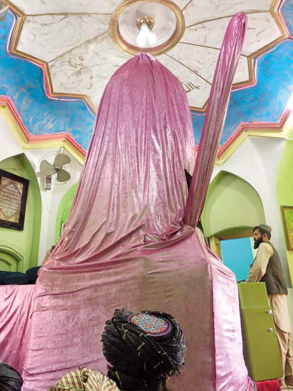 آمر صاحب دِ خانه شویم چای تیار است (+تصاویر) آمر صاحب دِ خانه شویم چای تیار است (+تصاویر)