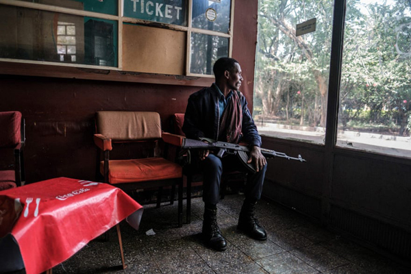 دستگیری دسته جمعی مهاجران غیرقانونی / گردبادی که خانه ها را خراب کرد (گزارش تصویری)