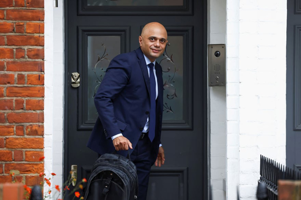 توحش برای یک گور دسته جمعی دیگر / یک حیوان خانگی به نام شیر سفید (گزارش تصویری)