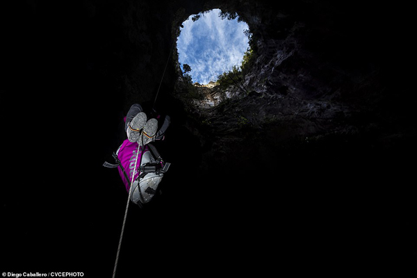 تصاویر خیره کننده و شگفت انگیز از مسابقه عکاسی از کوهنوردی (گزارش تصویری) تصاویر خیره کننده و شگفت انگیز از مسابقه عکاسی از کوهنوردی (گزارش تصویری)
