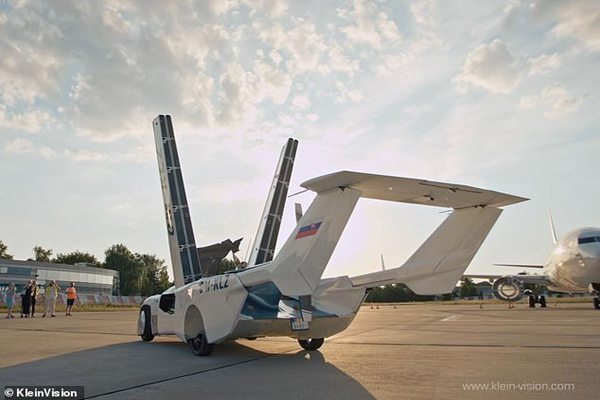 ماشین پرنده به صورت آزمایشی پرید (تصاویر)