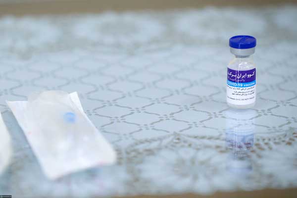 رهبر معظم انقلاب دز دوم واکسن ایرانی کرونا را دریافت کردند