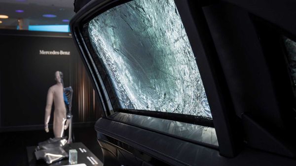 مرسدس بنز از نسخه ضدگلوله S کلاس جدید پرده‌برداری کرد