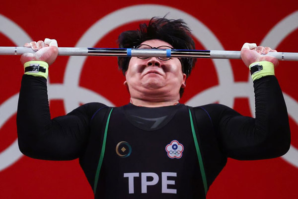 جایی که قبلا دریاچه بود / گوزنی که گرفتار زباله شد (گزارش تصویری)