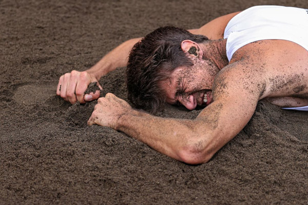 جایی که قبلا دریاچه بود / گوزنی که گرفتار زباله شد (گزارش تصویری)