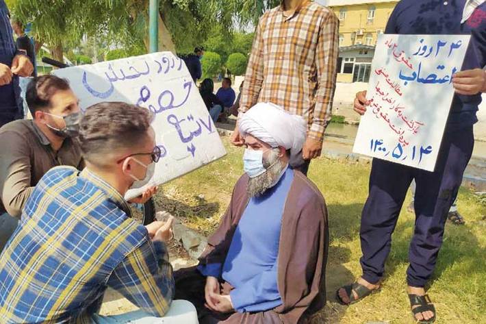 18 اردیبهشت ماه بود که پس از کش و قوس‌ها و اعتراض‌های چند ساله کارگران هفت‌تپه در جریان واگذاری این شرکت به بخش خصوصی، سرانجام خبر خلع‌ید کارفرمای هفت‌تپه صادر و منتشر شد.