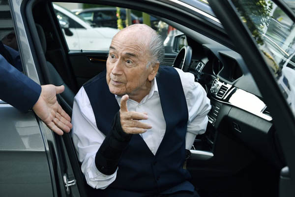 عمو سام هم ضدواکسن شد / کار بسیار خطرناک دو عکاس (تصاویر)