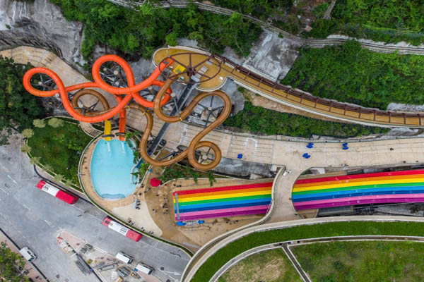 عمو سام هم ضدواکسن شد / کار بسیار خطرناک دو عکاس (تصاویر)